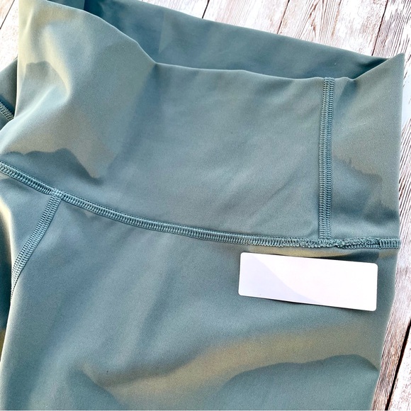 Lululemon Wunder High Rise Crop 21” Luxtreme Green W6 - Picture 7 of 11